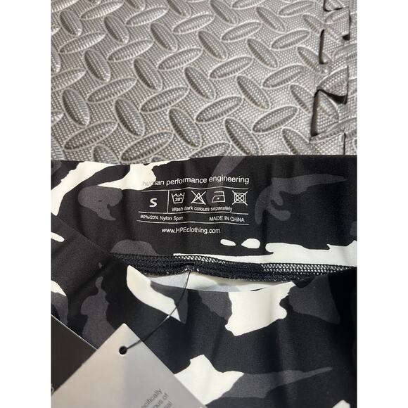 Human Performance Engineering HPE Combat Leggings black White Camo $115 Small - Picture 5 of 10